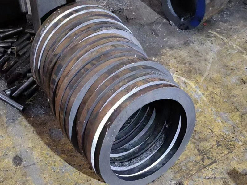 盘龙30CrMo无缝钢管切割